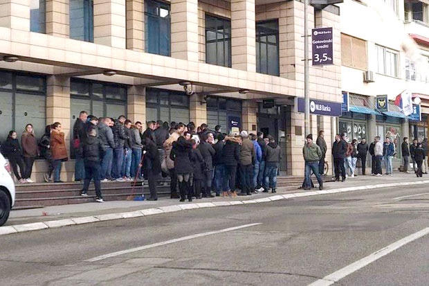 Redovi ispred ambasada: Slovenci odobrili 342 radne dozvole!