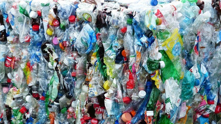 Voze se i čuvaju prirodu – karte za prevoz plaćaju plastičnim flašama