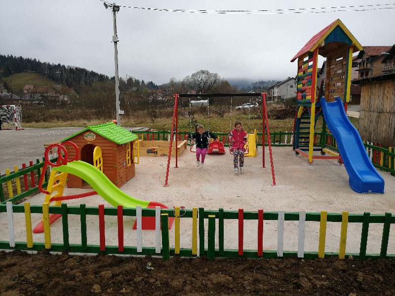Отворени реконструисани спортски терени и дјечијe игралиштe у насељу Обилићево
