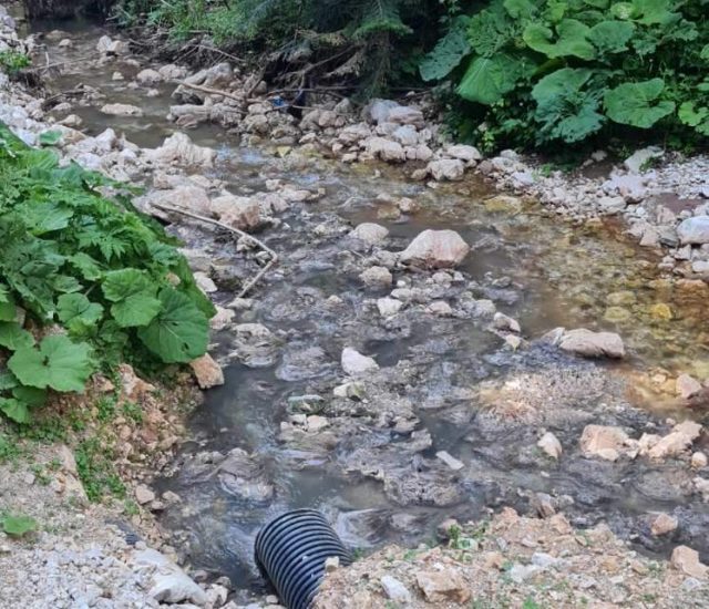 Izlivanje kanalizacije sa Jahorine- opasnost za zagađenje vode u Palama i Sarajevu
