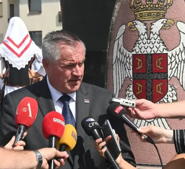 ВИШКОВИЋ: У НАРЕДНОМ ПЕРИОДУ УЛАГАЊЕ ДЕСЕТИНА МИЛИОНА КМ