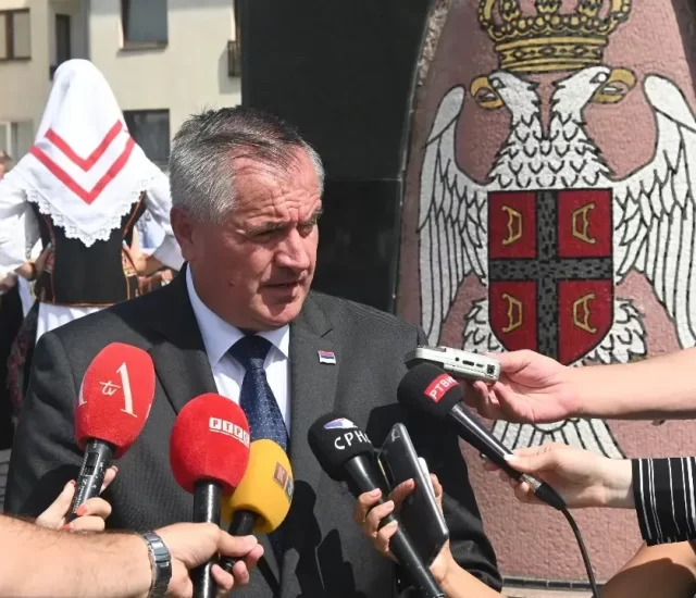 ВИШКОВИЋ: У НАРЕДНОМ ПЕРИОДУ УЛАГАЊЕ ДЕСЕТИНА МИЛИОНА КМ