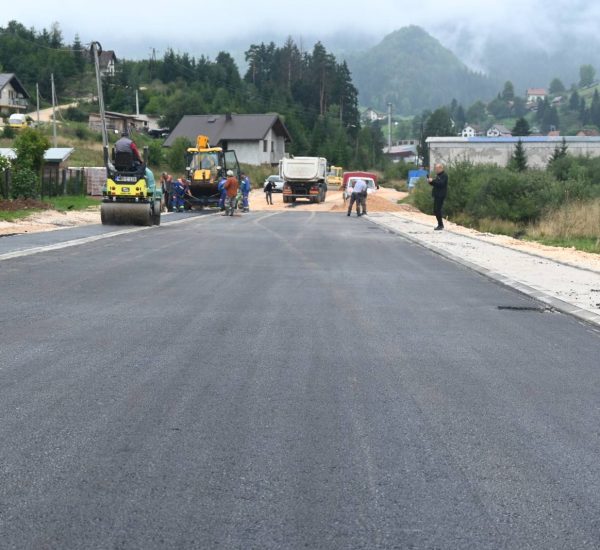 Asfaltiranje ulice Dobrovoljnih davalaca krvi