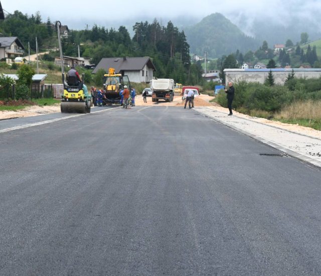 Asfaltiranje ulice Dobrovoljnih davalaca krvi