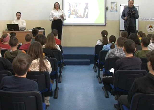 ODRŽANO PREDAVANJE O BEZBJEDNOSTI DJECE NA INTERNETU