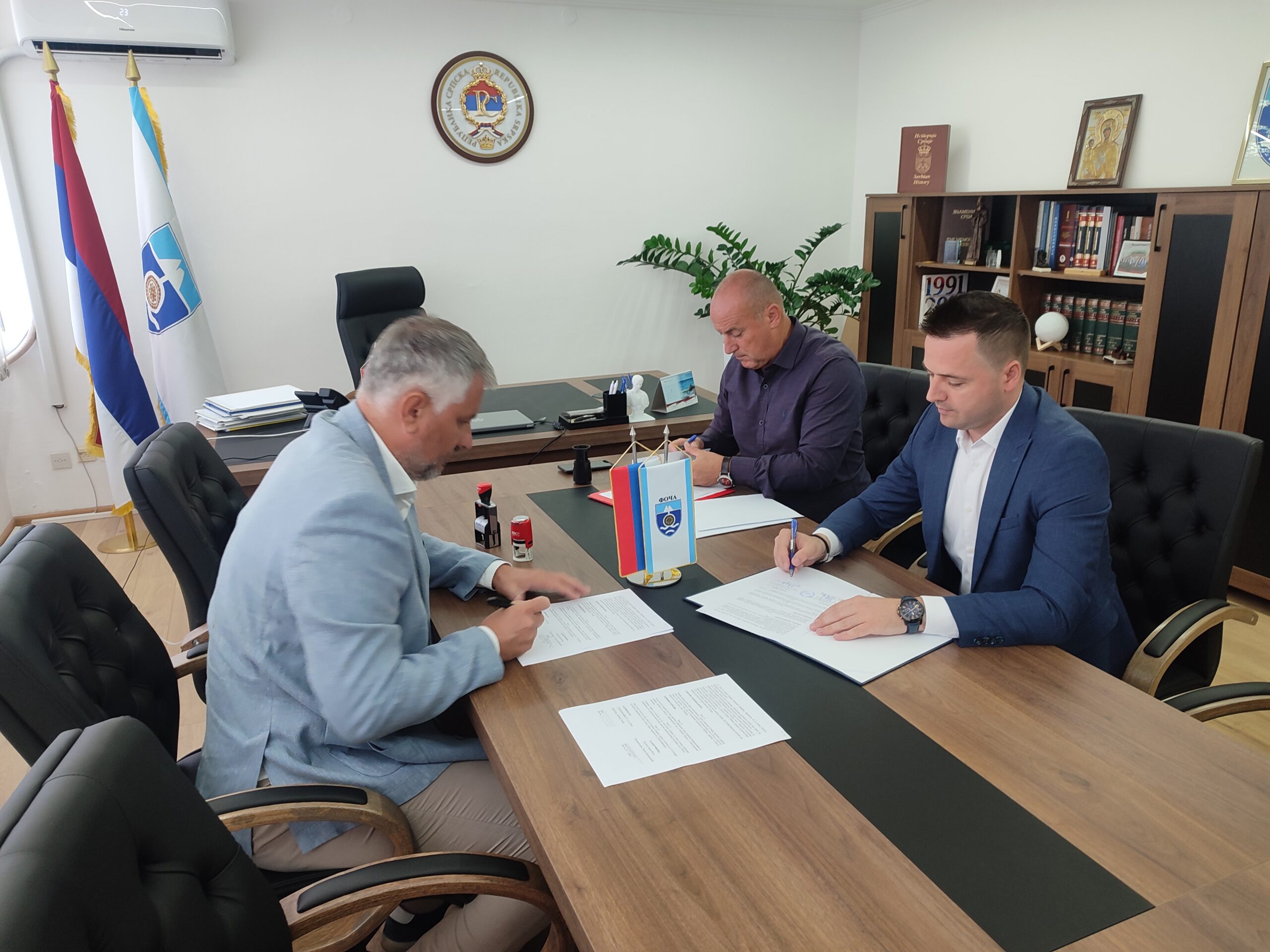 Потписани уговори о адаптацији Даљинског гријања са котловницом у Kрајишкој улици и адаптацији котловнице у СШЦ “Фоча”